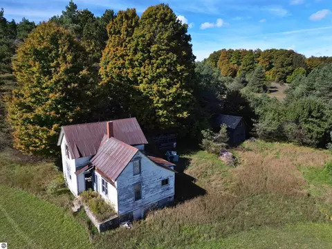 5407 S Good Harbor Trl, Cedar, MI 49621 photo 51