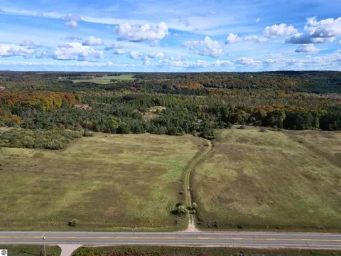 5407 S Good Harbor Trl, Cedar, MI 49621 photo 3