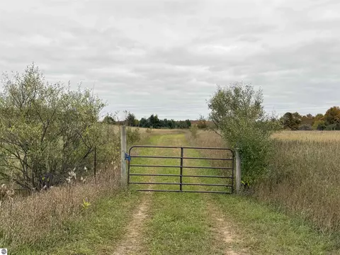 5407 S Good Harbor Trl, Cedar, MI 49621