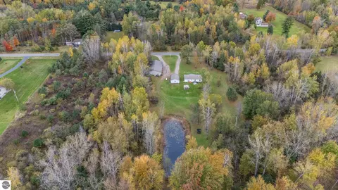 View/Area - 1568 E Hull Rd, Hope, MI 48628 photo 2 of 8