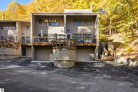 11206 S Cottonwood Dr # 2, Traverse City, MI 49684