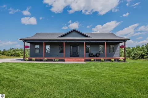 2857 Peregrine Dr, Elmira, MI 49730