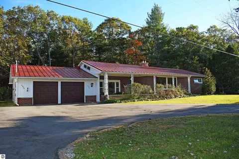2230 Us-23 N, East Tawas, MI 48730