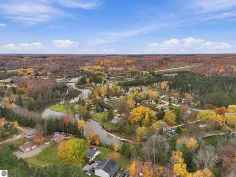 Ottawa Drive, Mesick, MI 49668 photo 3
