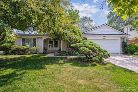 3280 Bluett Rd, Ann Arbor, MI 48105