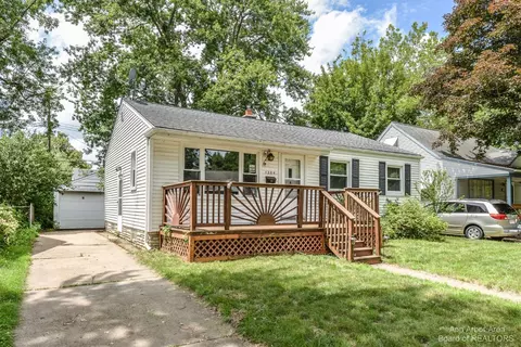 1204 Evelyn Ave, Ypsilanti, MI 48198
