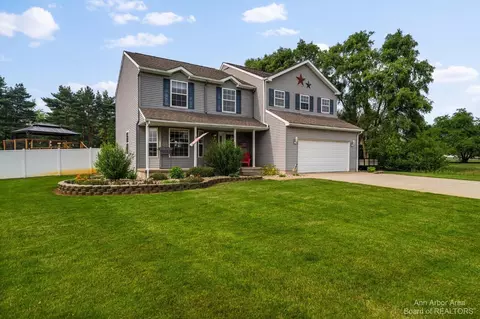 3137 Crabtree Dr, Tecumseh, MI 49286 photo 3