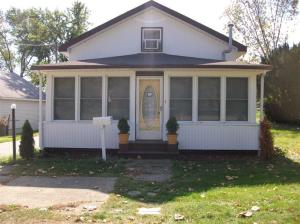 210 E Ash St, Three Oaks, MI 49128 photo 2