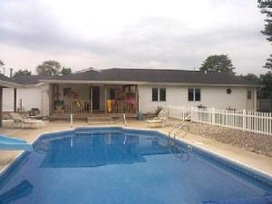 21321 Hampton Rd, Three Rivers, MI 49093 photo 2