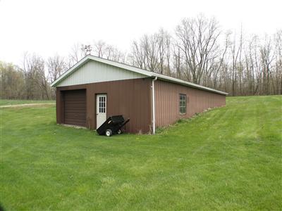 1975 E Clear Lk, Buchanan, MI 49107 photo 2