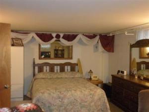 255 Second Ave, Manistee, MI 49660 photo 14