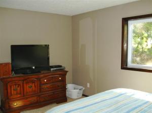 18581 M-86, Three Rivers, MI 49093 photo 7