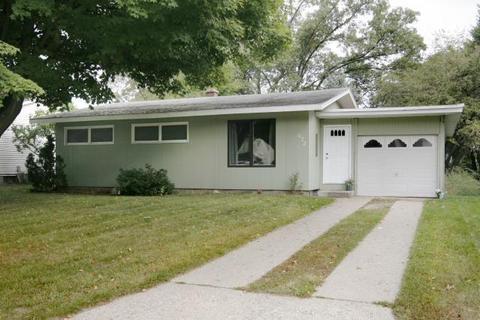672 Melrose St, Plainwell, MI 49080 photo 1