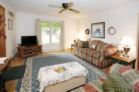 672 Melrose St, Plainwell, MI 49080 photo 3