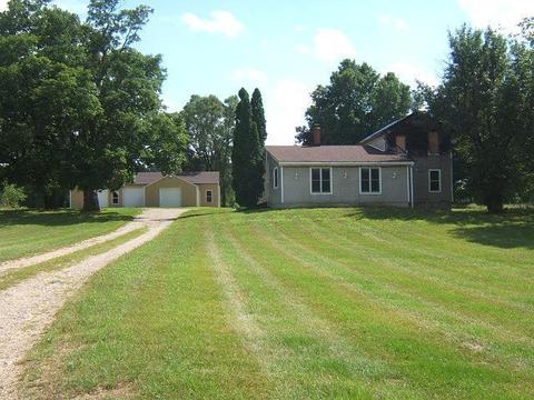 834 109th Ave, Plainwell, MI 49080 photo 1