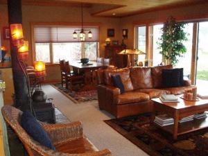 3211 State St, Arcadia, MI 49613 photo 2