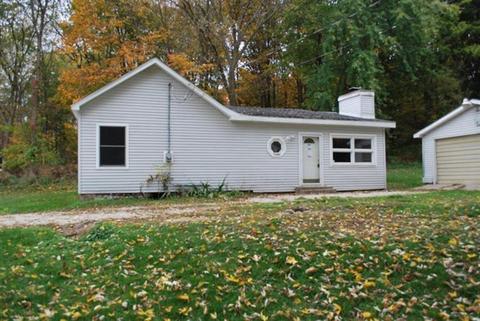 810 Grindle Dr, Lowell, MI 49331 photo 1