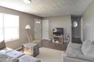 13307 M-60, Three Rivers, MI 49093 photo 3