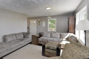 13307 M-60, Three Rivers, MI 49093 photo 4