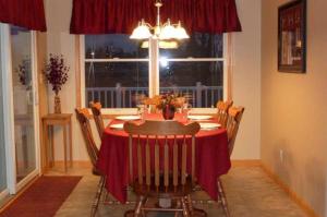 1828 Railside Ct, Dorr, MI 49323 photo 8