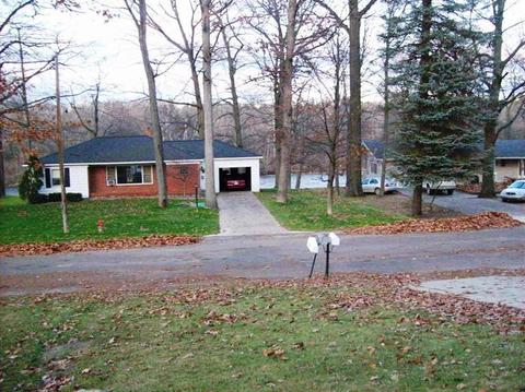 819 Park St, Belding, MI 48809 photo 2