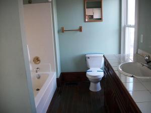 337 Adams St, Ionia, MI 48846 photo 4