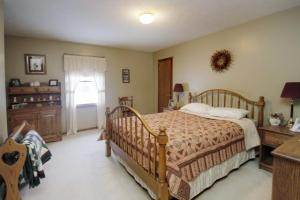 1096 11th St, Plainwell, MI 49080 photo 10