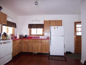 8656 Peninsula St, Evart, MI 49631 photo 8