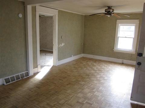 504 S Hooker Ave, Three Rivers, MI 49093 photo 4