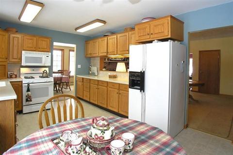 9283 36th St SE, Ada, MI 49301 photo 2
