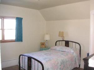 808 Maple St, Manistee, MI 49660 photo 11