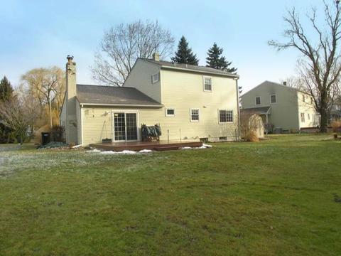 6304 Dunbarton St SE, Ada, MI 49301 photo 2