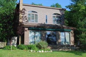 264 E Gull Lake Dr, Augusta, MI 49012 photo 1