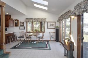 264 E Gull Lake Dr, Augusta, MI 49012 photo 7