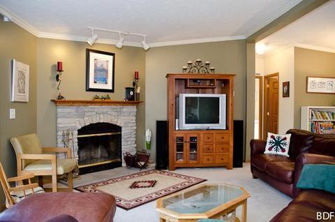 2483 E Glendora, Buchanan, MI 49107 photo 6