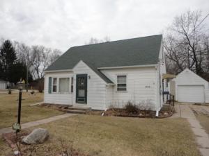 1049 Pearl St, Belding, MI 48809 photo 1