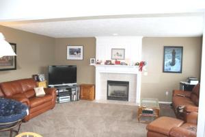 8668 Haystack Rd SE, Caledonia, MI 49316 photo 2
