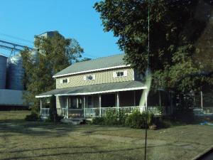 710 Days Ave, Buchanan, MI 49107 photo 2