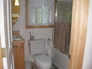 56607 Point Rd, Cassopolis, MI 49031 photo 10