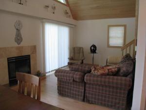 56607 Point Rd, Cassopolis, MI 49031 photo 6