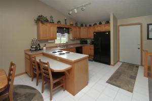 45 Eagle Greens Ct, Plainwell, MI 49080 photo 2