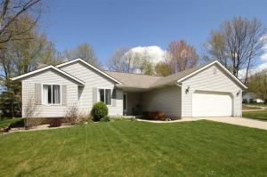 45 Eagle Greens Ct, Plainwell, MI 49080 photo 1