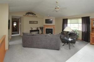 45 Eagle Greens Ct, Plainwell, MI 49080 photo 4