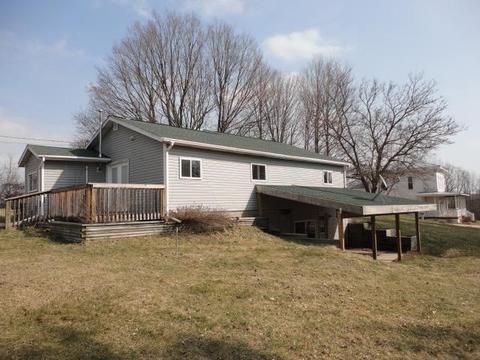 312 Ridge St, Stanton, MI 48888 photo 4