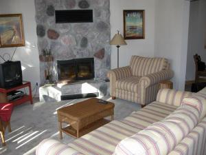 9244 S Oxeye Ave, Baldwin, MI 49304 photo 4