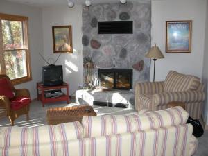 9244 S Oxeye Ave, Baldwin, MI 49304 photo 3