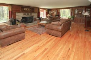 156 11th St, Plainwell, MI 49080 photo 3