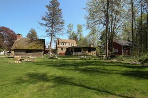 156 11th St, Plainwell, MI 49080 photo 5