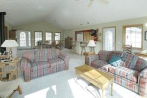 641 2nd St, Plainwell, MI 49080 photo 5