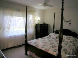 573 9th St, Plainwell, MI 49080 photo 7